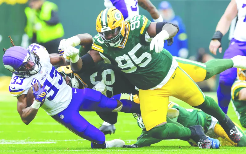 Packers DL Wyatt signs 3-year extension